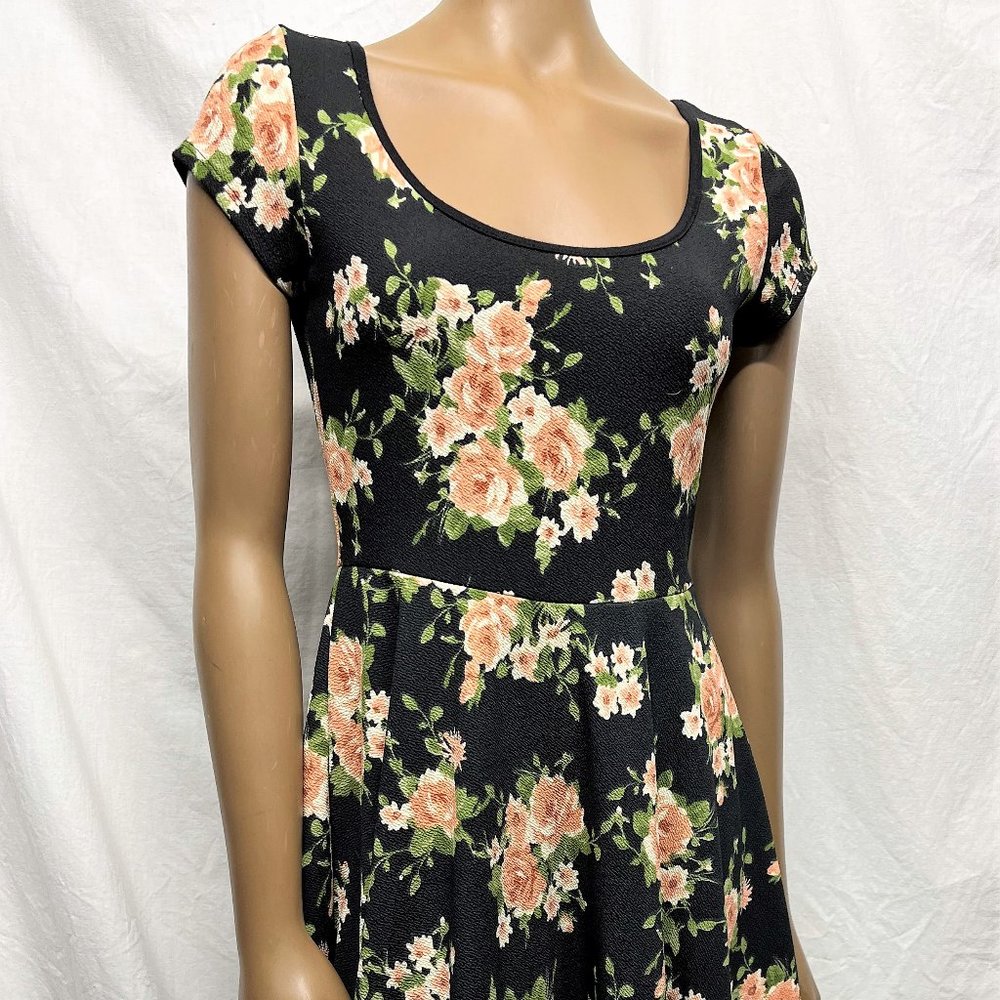 Dress Mandy K Pull over size M Floral Mini Fit and Flare